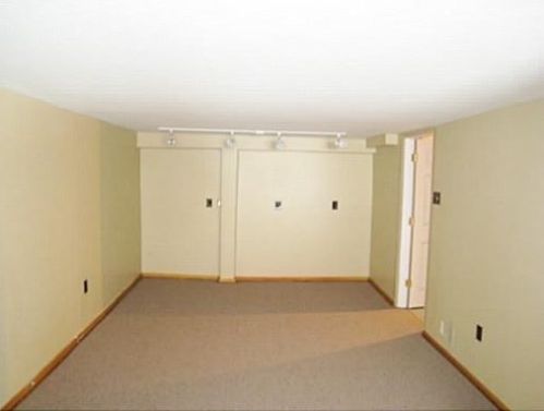 933 Roland Rd, Pittsburgh PA  15221-3961 exterior