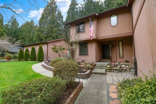 22814 23 St, Redmond WA  98075-8168 exterior