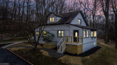 104 King George Rd, Warren NJ  07059-6955 exterior