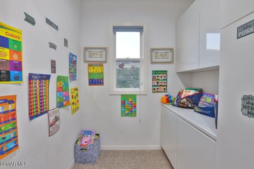 5391 Evening Sky Dr, Simi Valley CA  93063-5744 exterior