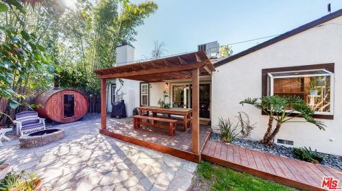 4504 Lennox Ave, Van Nuys CA 91405-4747 exterior