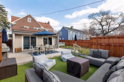 2716 Ewing Ave, Minneapolis MN 55416-4212 exterior