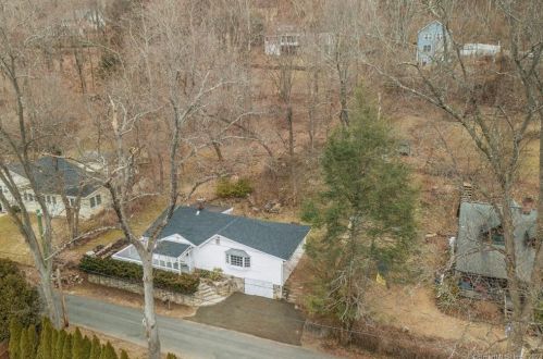 106 Malletts Ln, Northville, CT 06776-3110