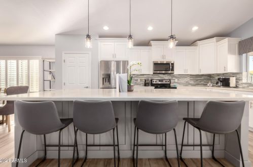 4610 Everett Dr, Phoenix AZ  85032-4893 exterior