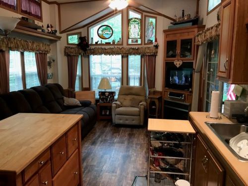 576 Yellow Hill Rd, Beartown, PA 17555-9335