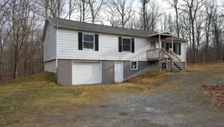 292 Well Rd, Greeley, PA 18425-9752