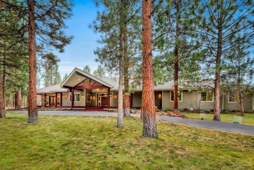 16855 James Ln, Bend, OR 97701-1075