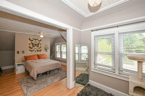 2565 Oakland Ave, Milwaukee WI 53211-3931 exterior