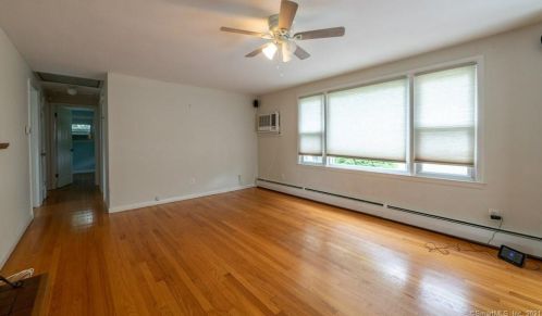 2 Valley Brook Ln, North Haven CT  06473-2638 exterior