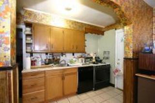 14 Normandy Pl, Roselle, NJ 07203-2140