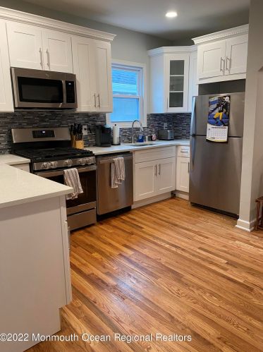 35 Hudson Ave, Middletown NJ  07748-5512 exterior