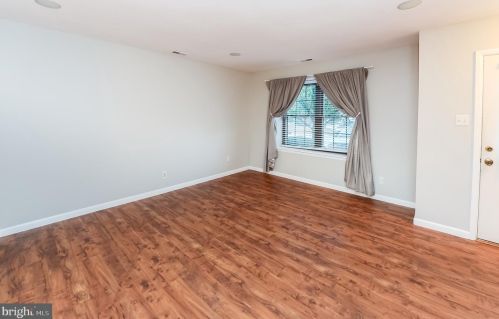 502 Essex Ct, West Deptford NJ  08051-2027 exterior