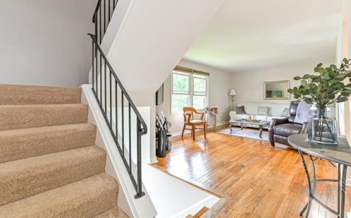 1519 Bluestone Dr, Glenshaw, PA 15116-2561
