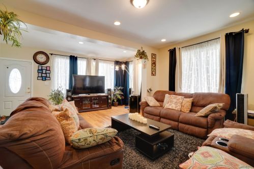 194-12 112th Ave, Jamaica, NY 11412-5817