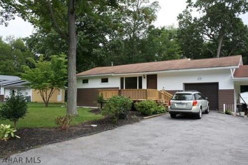 814 Campbell Rd, Birmingham, PA 16686-7248