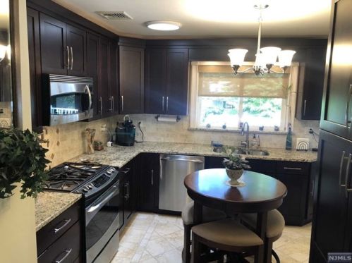 1105 Steuben Ave, N Milford NJ  07646-3264 exterior