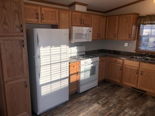 40 Brookwood Dr, Salem NH  03079-3017 exterior