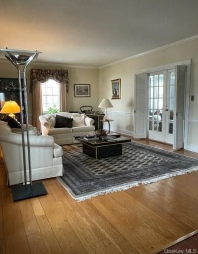 28 Parkway Cir, Mount Vernon NY  10552-1916 exterior