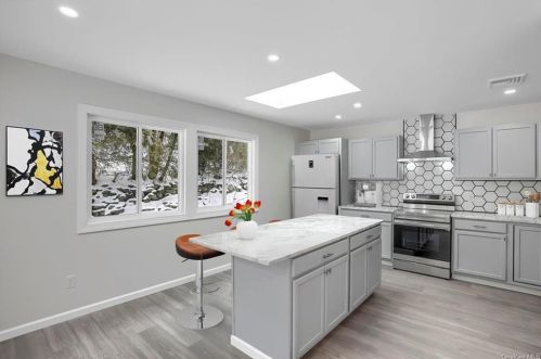 12 Mona Lisa Ln, Warwick NY  10990-2654 exterior