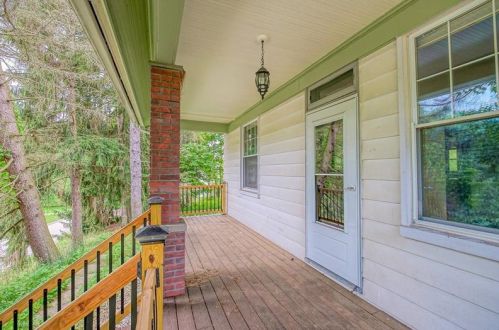 327 Marzolf Rd, Pittsburgh, PA 15209-1115