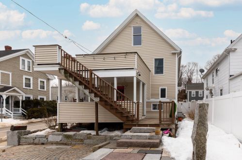 32 Pne St, Dover NH  03820-4202 exterior