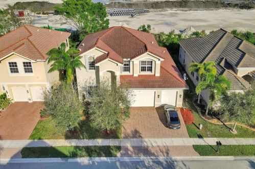 4185 179th Way, Hollywood, FL 33029-5079