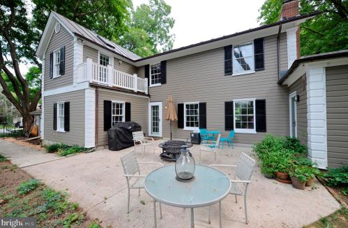 100 Colonial Hwy, Hamilton VA  20158-9012 exterior