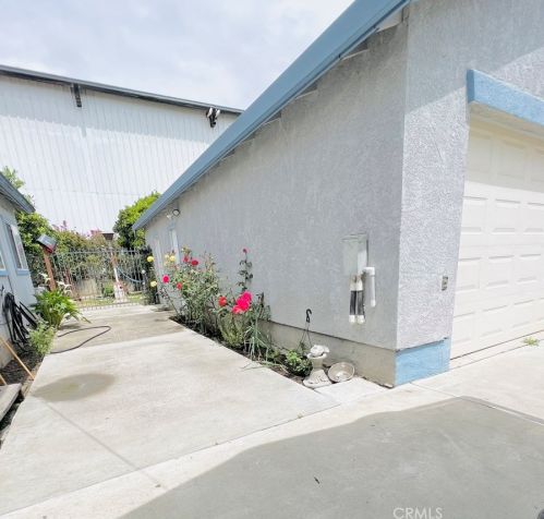 60 Hawkins St, Hollister CA  95023-4902 exterior