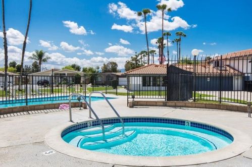 27546 Jasper Way, Santa Clarita CA  91384-3162 exterior