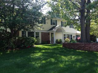 77 Forest Rd, South Setauket, NY 11720-2277