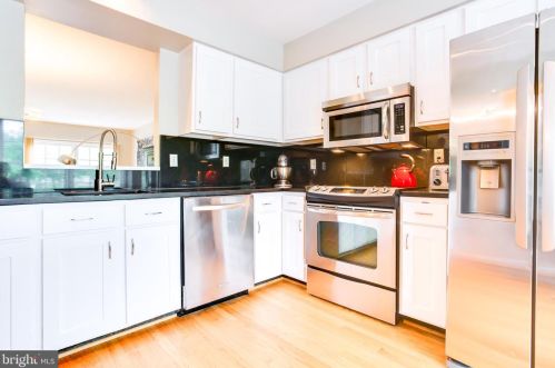 253 Davis Ave, Leesburg, VA 20175-3400