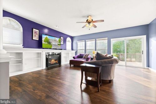 10056 Naughton Ct, Bristow VA  20136-3068 exterior