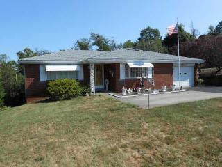 3057 Maiden St, Washington, PA 15301-3234
