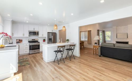 2764 Canterbury Dr, Santa Rosa, CA 95405-9007