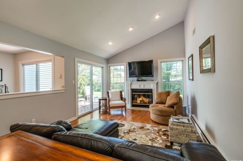 35 Standish Dr, Mount Sinai NY  11766-2621 exterior