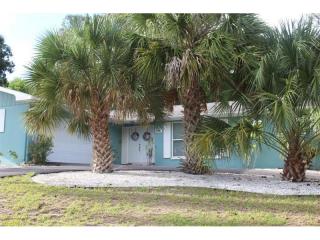 3425 High Bluff Dr, Largo, FL 33770-4039
