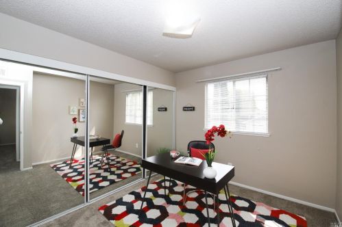 118 Oakmeade Ct, Vacaville CA exterior