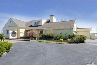 300 Dolphin Dr, Woodsburgh NY  11598-1816 exterior