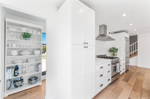 117 Harvard Ln, Seal Beach CA  90740-2508 exterior