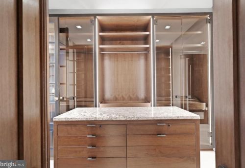 1683 34 St, Washington DC 20007-2709 exterior