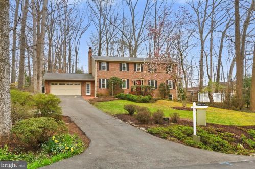 6605 Wren Dr, Springfield, VA 22150-4327
