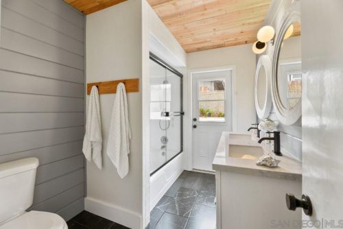 750 Smith Dr, Vista CA  92084-4428 exterior