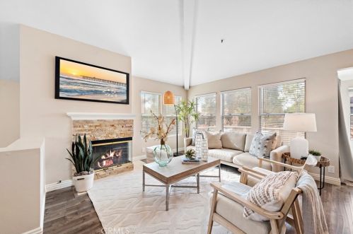 6 Magellan Aisle, Irvine, CA 92620-5716