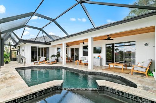 200 Angler Ct, Marco Island FL  34145-4203 exterior