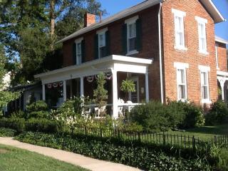 161 College Ave, Westerville, OH 43081-1640