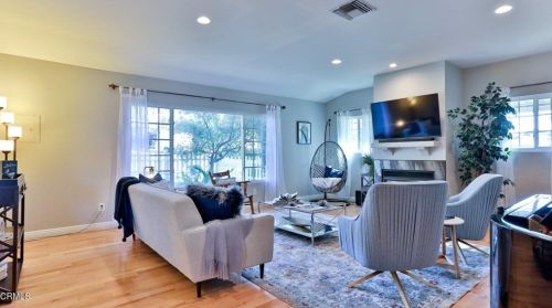 2902 El Caminito, Glendale CA 91214-2005 exterior