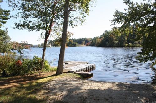 977 Voluntown Rd, Norwich, CT 06351-1618