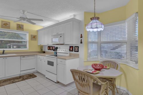 367 Grove Isle Cir, Vero Beach, FL 32962-8526