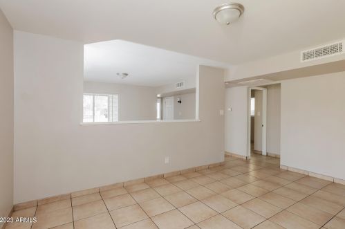 5459 Edgemont Ave, Phoenix AZ  85035-1808 exterior
