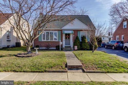 413 Lindsay St, Ridley Park, PA 19078-3607